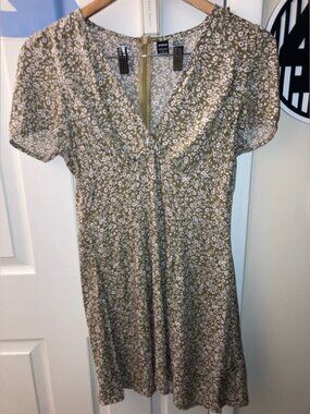 NWOT - Gold and Floral Short Sleeve Mini Dress